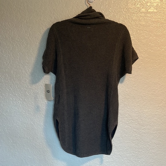 NWOT UGG Gray Selby Short Sleeve Cowl Neck Pullover Sweater - Picture 4 of 7